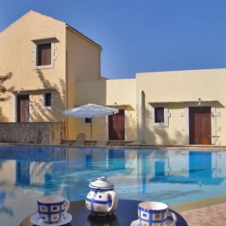 Heliopetra Independant Studios -Village Close To Beaches -Sharing A Large Pool Koprana 외부 사진