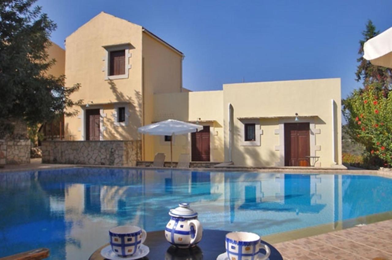 Heliopetra Independant Studios -Village Close To Beaches -Sharing A Large Pool Koprana 외부 사진