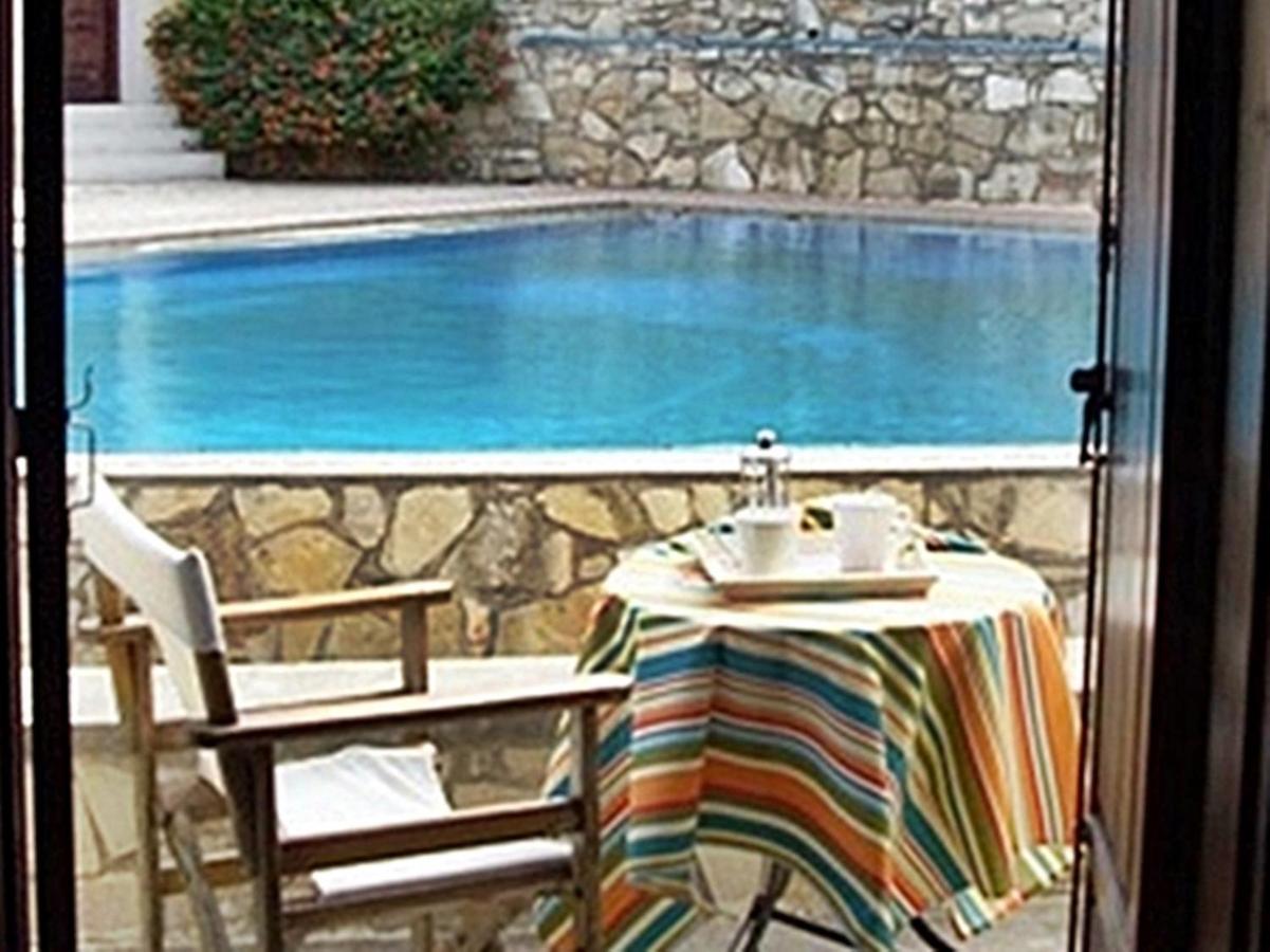 Heliopetra Independant Studios -Village Close To Beaches -Sharing A Large Pool Koprana 외부 사진